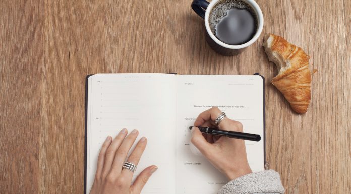 Notion AI vs Obsidian for Knowledge Management: Which Should You Use?